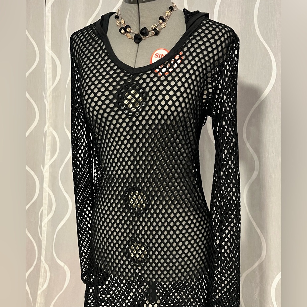 Balance Mesh Cover-Up - Picture 9 of 11